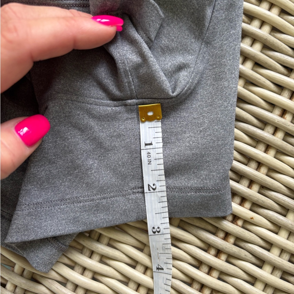 Lululemon On The Fly Short 8 athleisure workout yoga travel running hiking - Picture 8 of 8